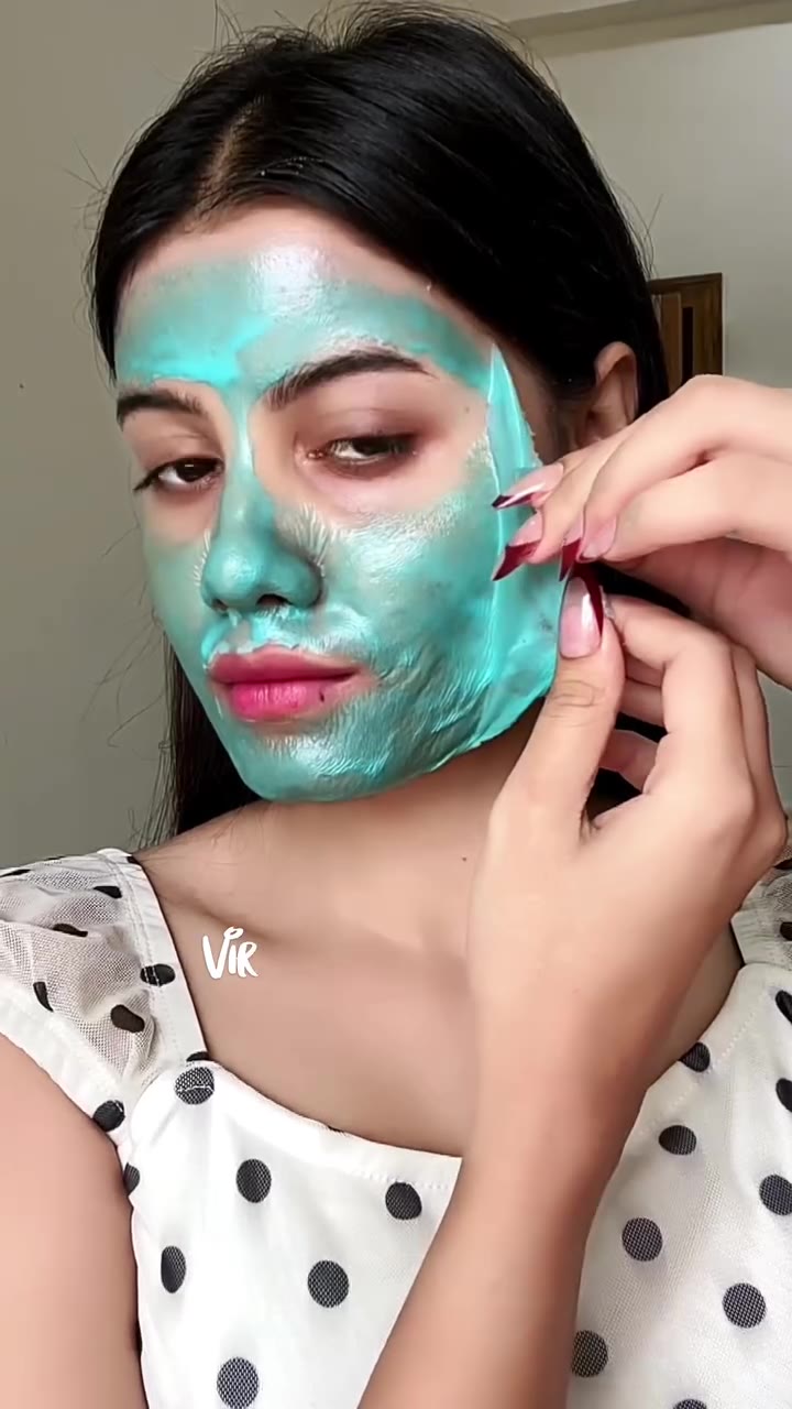 Dewy skin & lip radiance glow test with Hydra-Glow Essence — ultra hydration